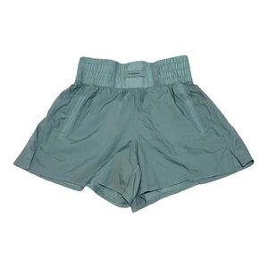 Lululemon women’s high rise trainer shorts